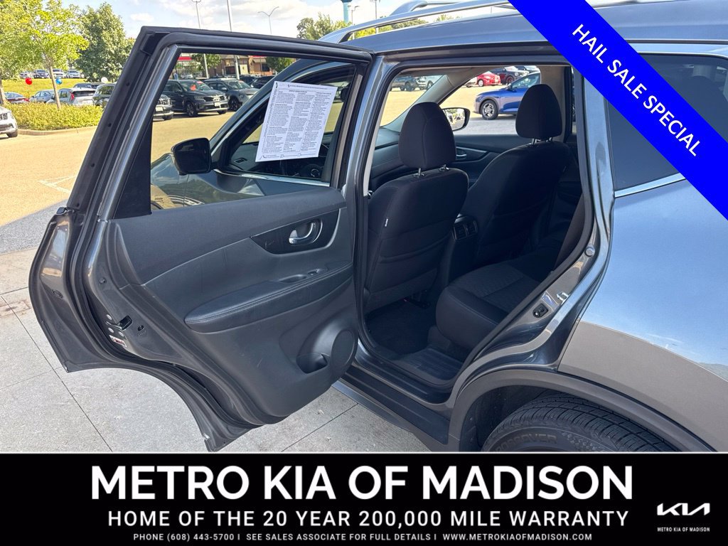 Used 2017 Nissan Rogue SV AWD/4WD image 30