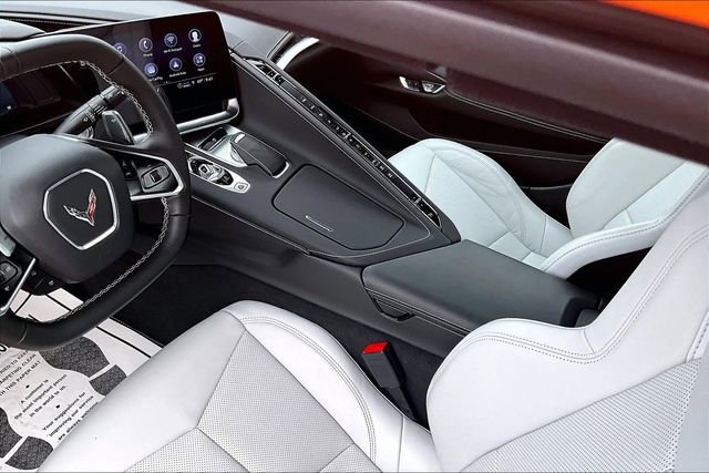 Used 2022 Chevrolet Corvette Stingray Convertible w/ Z51 Performance Package image 13