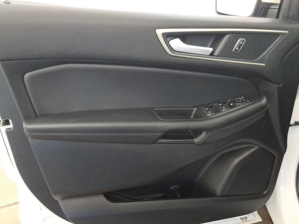 Used 2024 Ford Edge SEL image 17