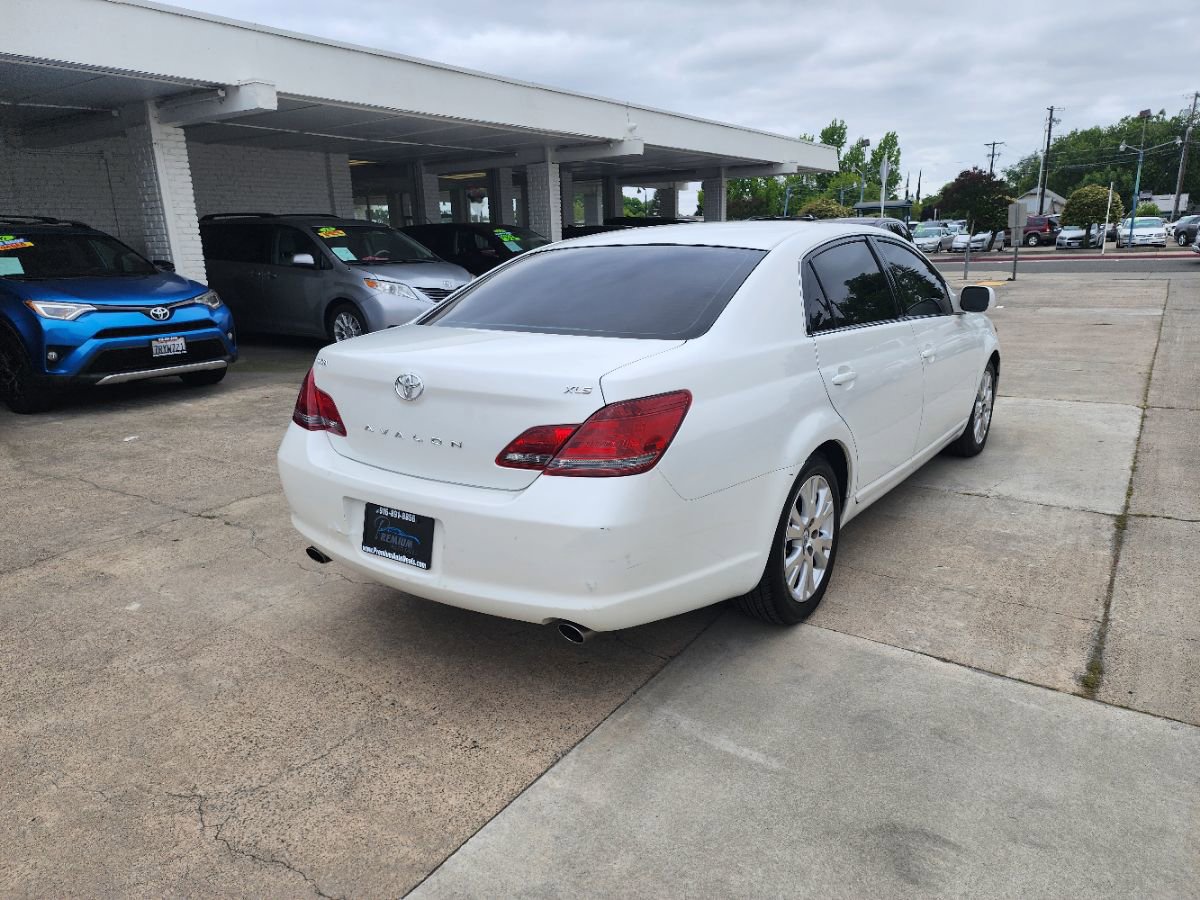 Used 2008 Toyota Avalon XLS FWD image 5