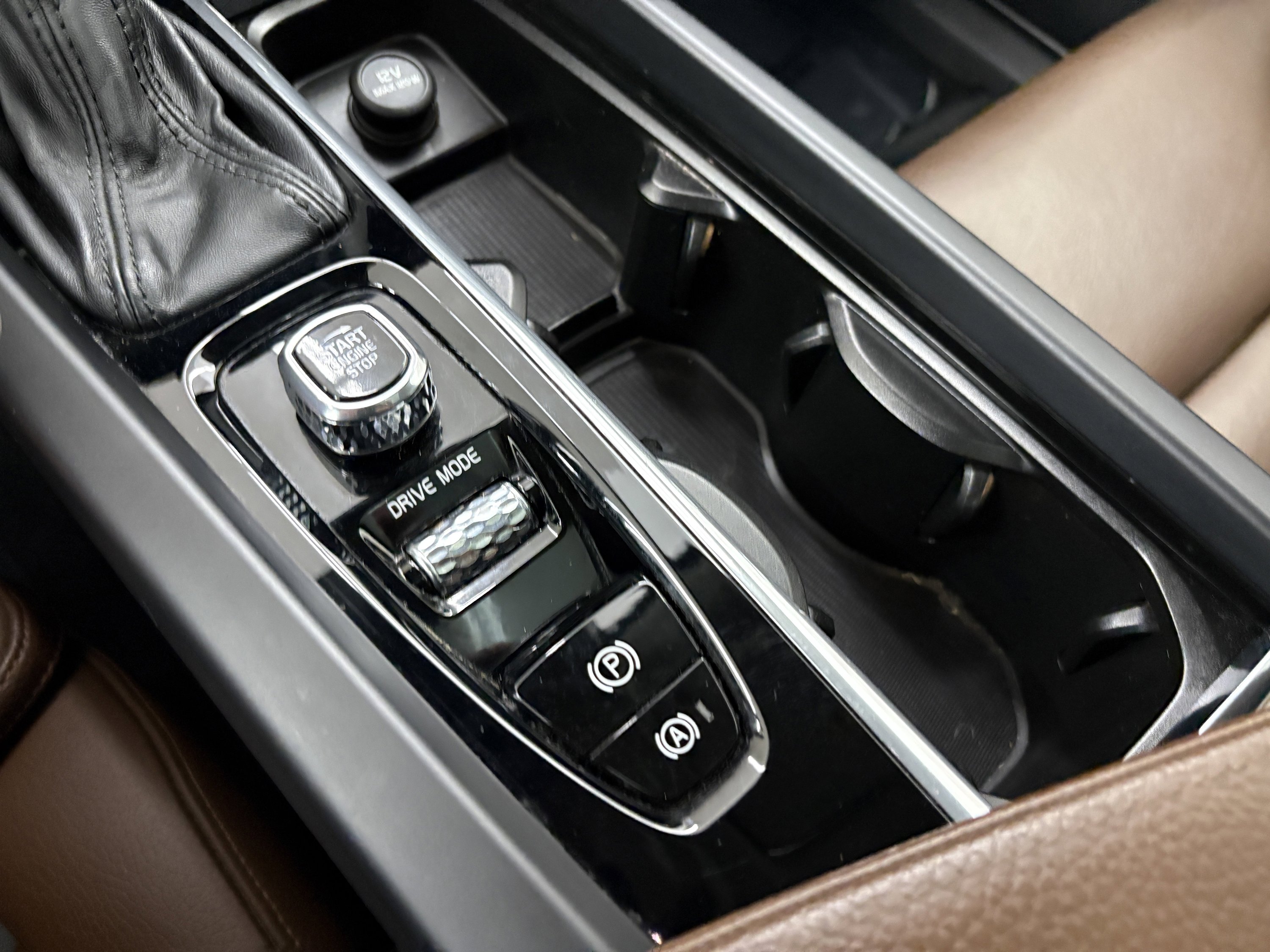 Used 2019 Volvo XC60 T6 Inscription image 18