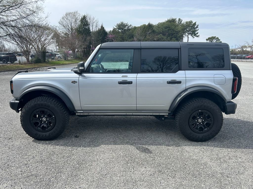 Used 2023 Ford Bronco Wildtrak image 2