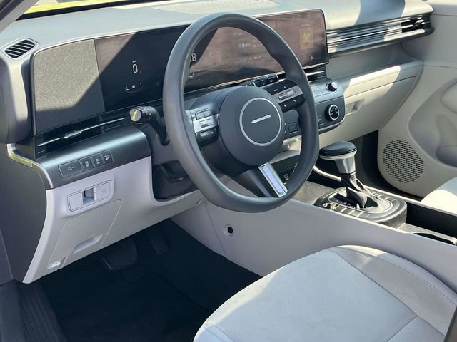 Used 2024 Hyundai Kona SE image 12