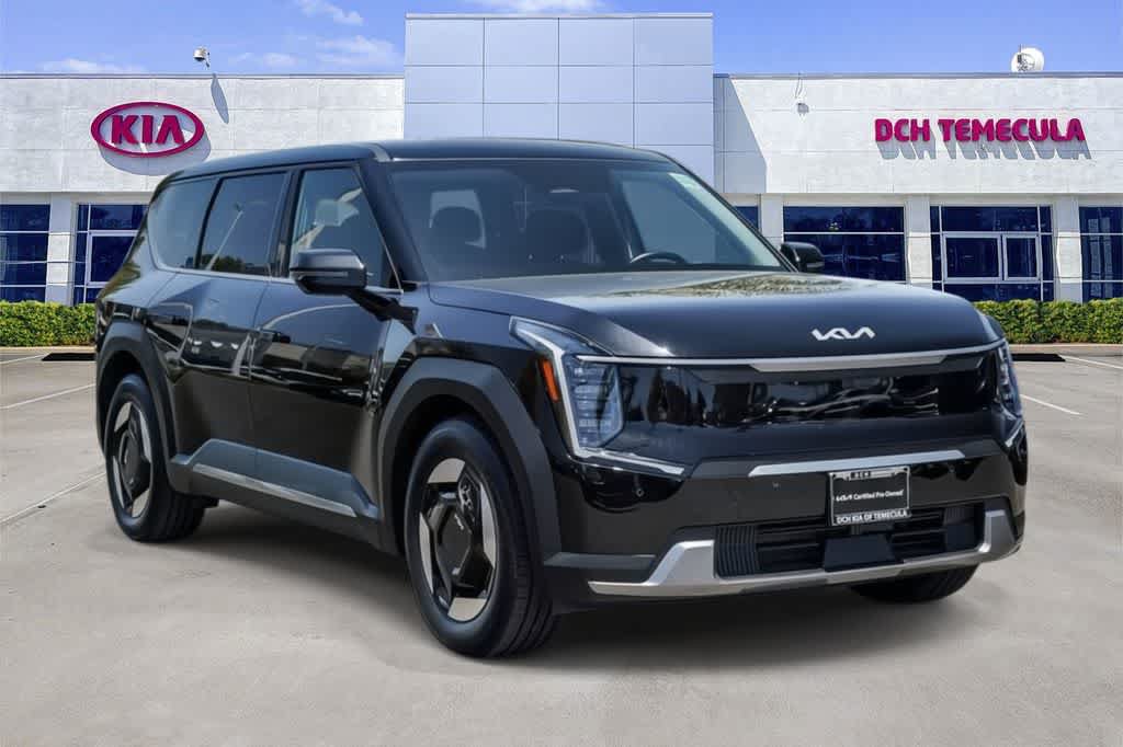 Certified 2024 Kia EV9 Light Long Range RWD image 3