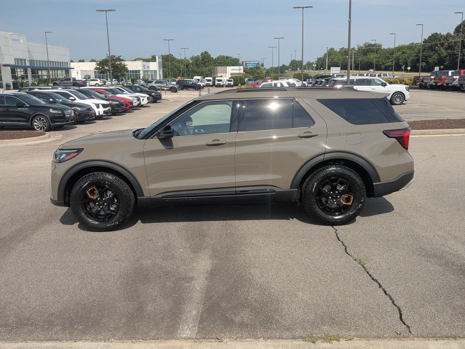 New 2026 Ford Explorer Tremor w/ Tremor Ultimate Package AWD/4WD image 6
