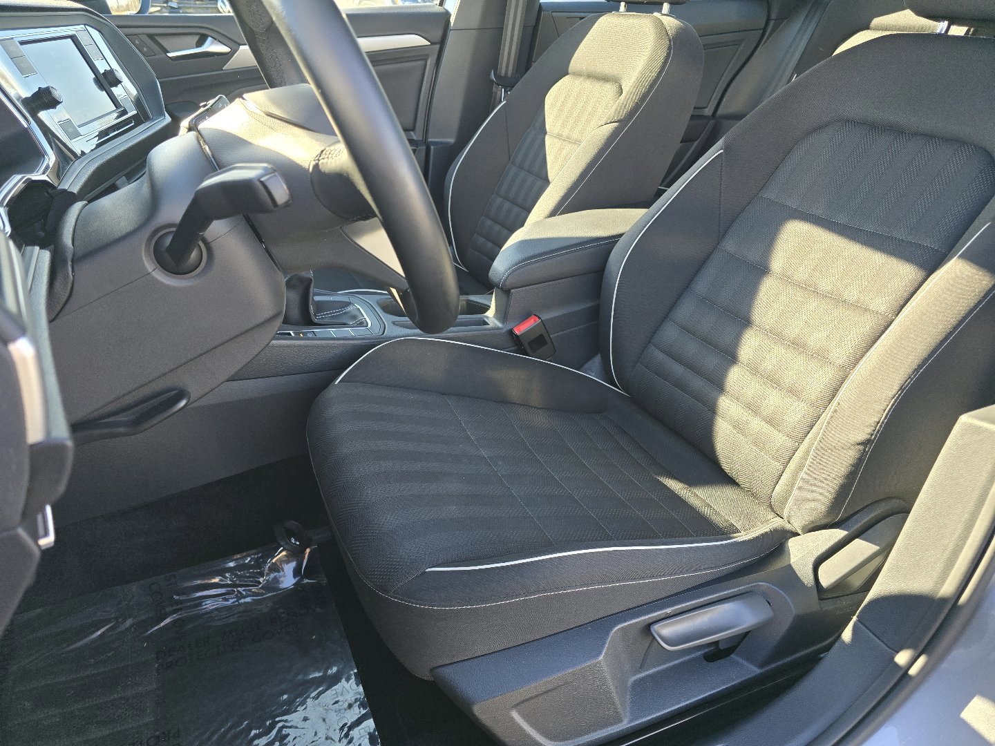 Used 2023 Volkswagen Jetta Sport image 32