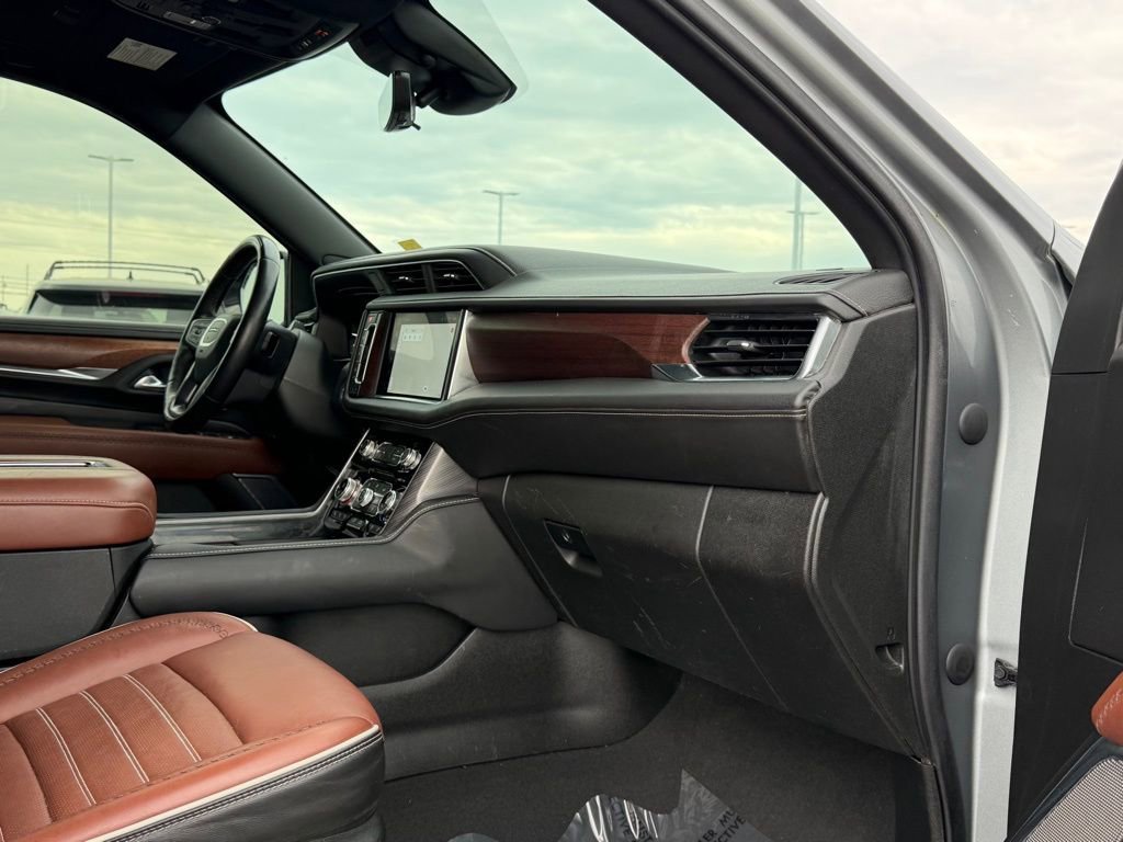 Used 2023 GMC Yukon XL Denali Ultimate image 27
