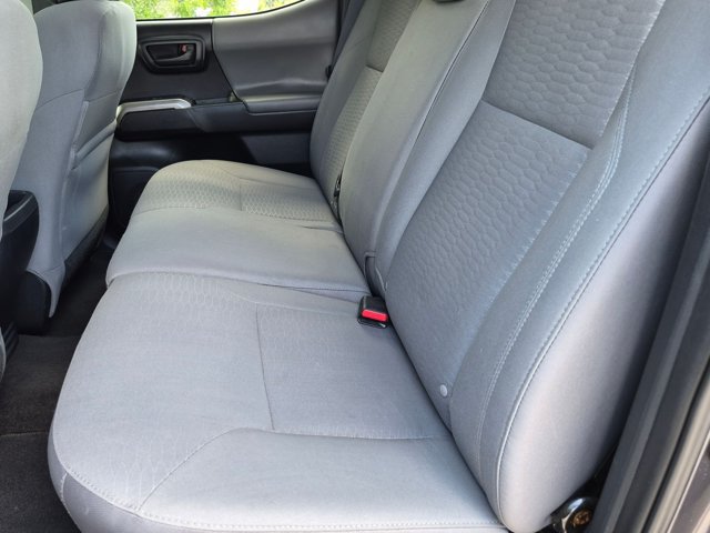 Used 2018 Toyota Tacoma SR5 RWD image 17