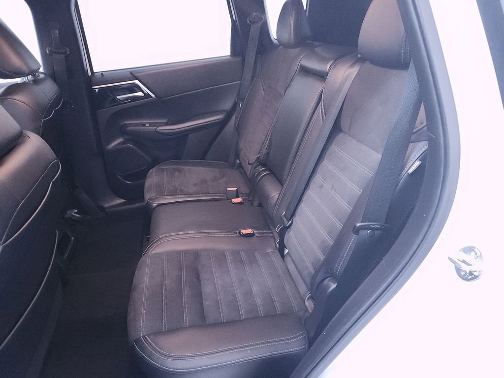 Used 2024 Mitsubishi Outlander SE FWD image 23