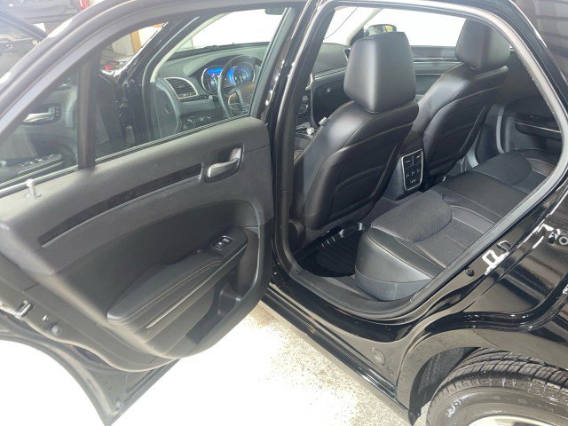 Used 2017 Chrysler 300 C image 11