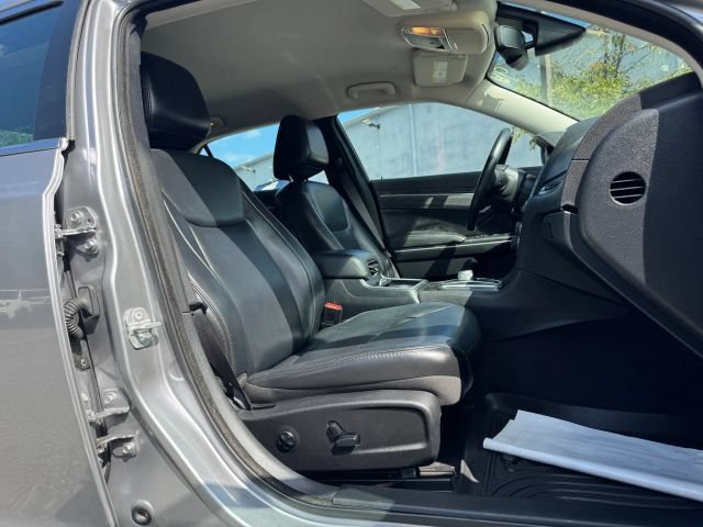Used 2017 Chrysler 300 Limited RWD image 20