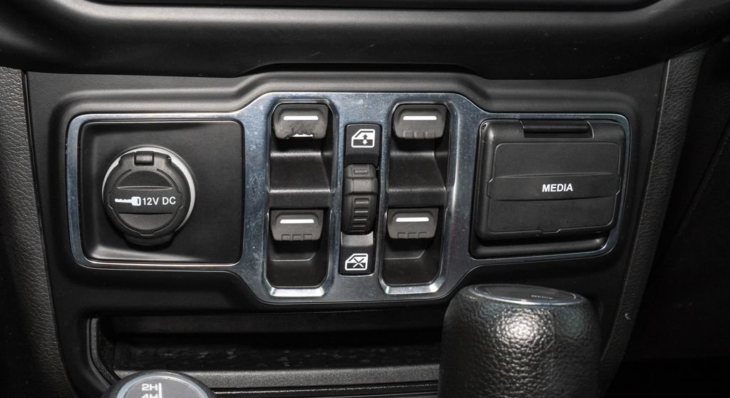 Used 2022 Jeep Wrangler Unlimited Sport AWD/4WD image 19