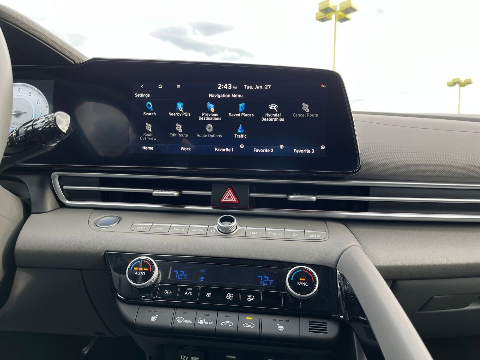 Used 2025 Hyundai Elantra SEL image 21