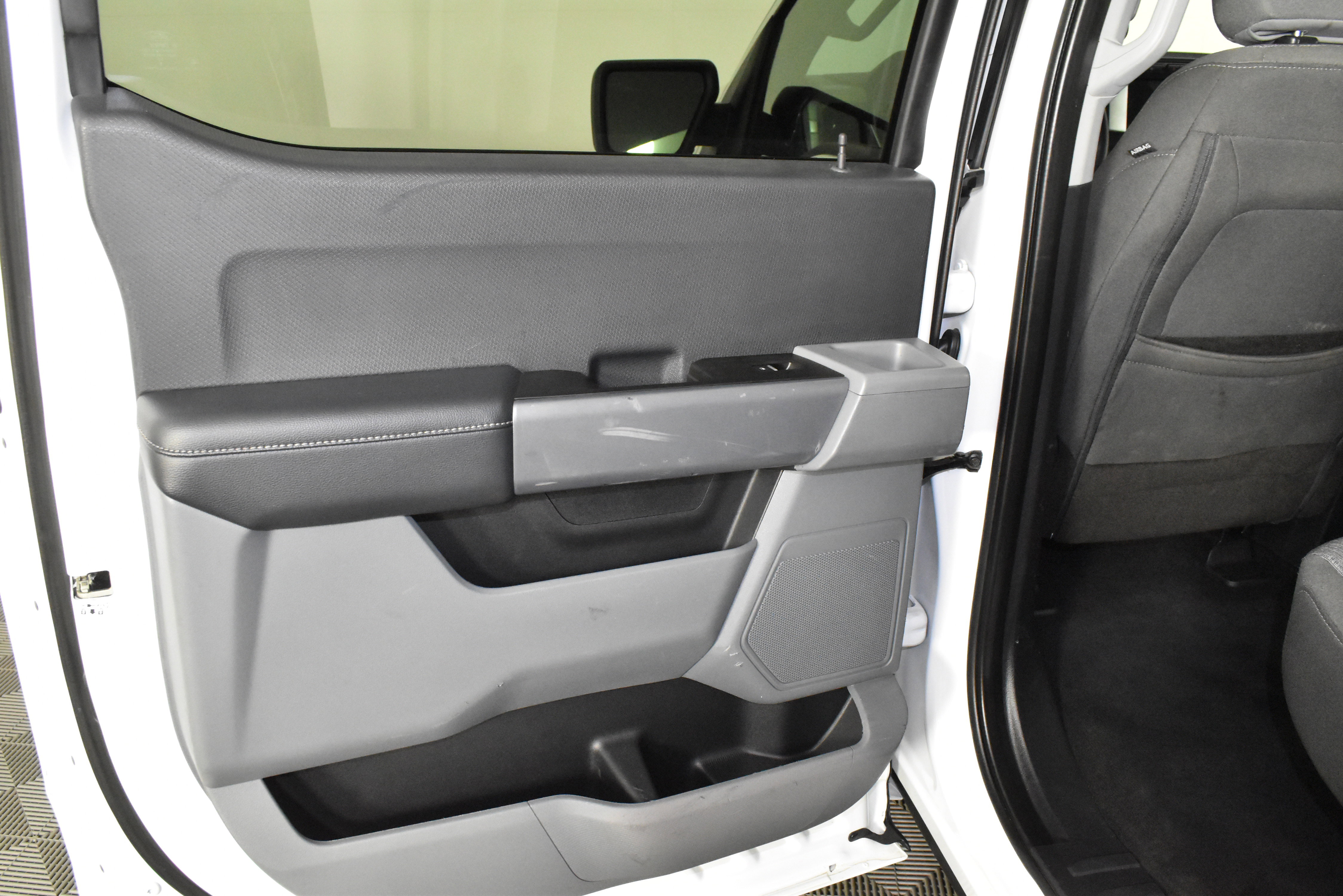 Used 2022 Ford F150 XLT image 48