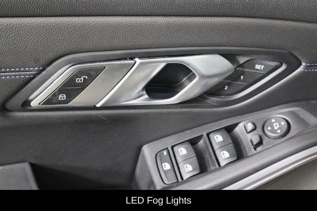 Used 2019 BMW 330i xDrive Sedan w/ M Sport Package image 22