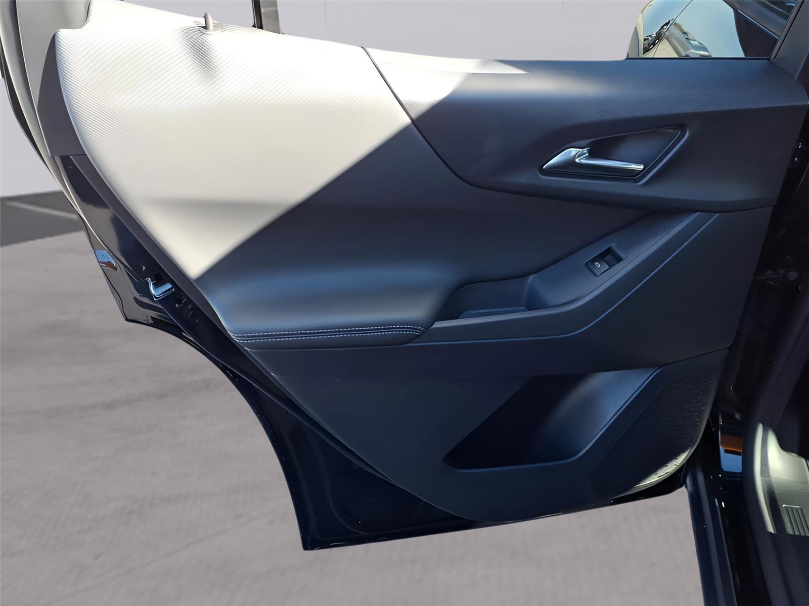 New 2026 Chevrolet Equinox LT w/ Convenience Package II image 24