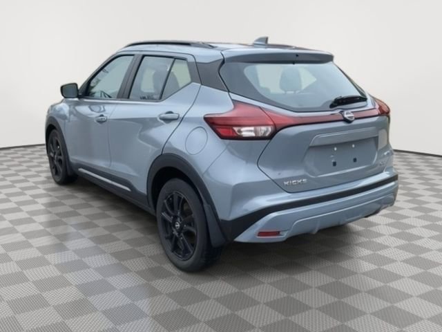 Used 2023 Nissan Kicks SR w/ SR Premium Package FWD image 7