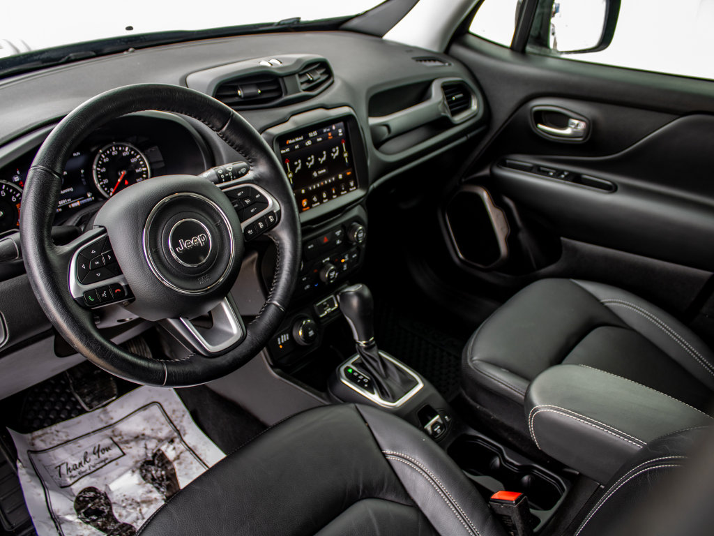 Used 2023 Jeep Renegade Limited image 16