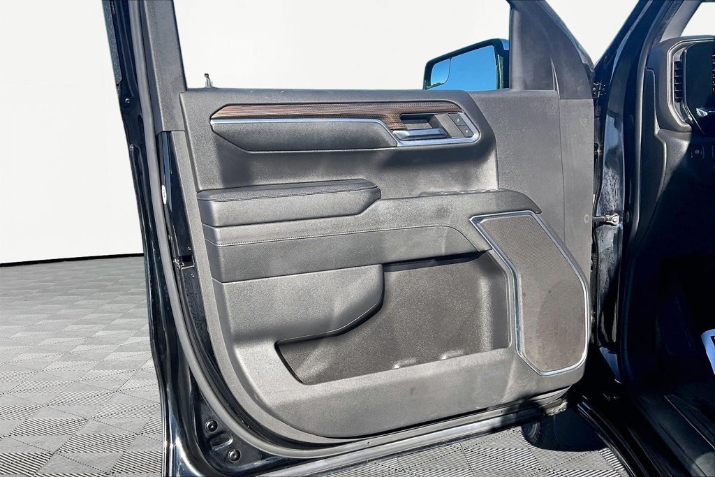 Used 2024 Chevrolet Silverado 1500 LT AWD/4WD image 24