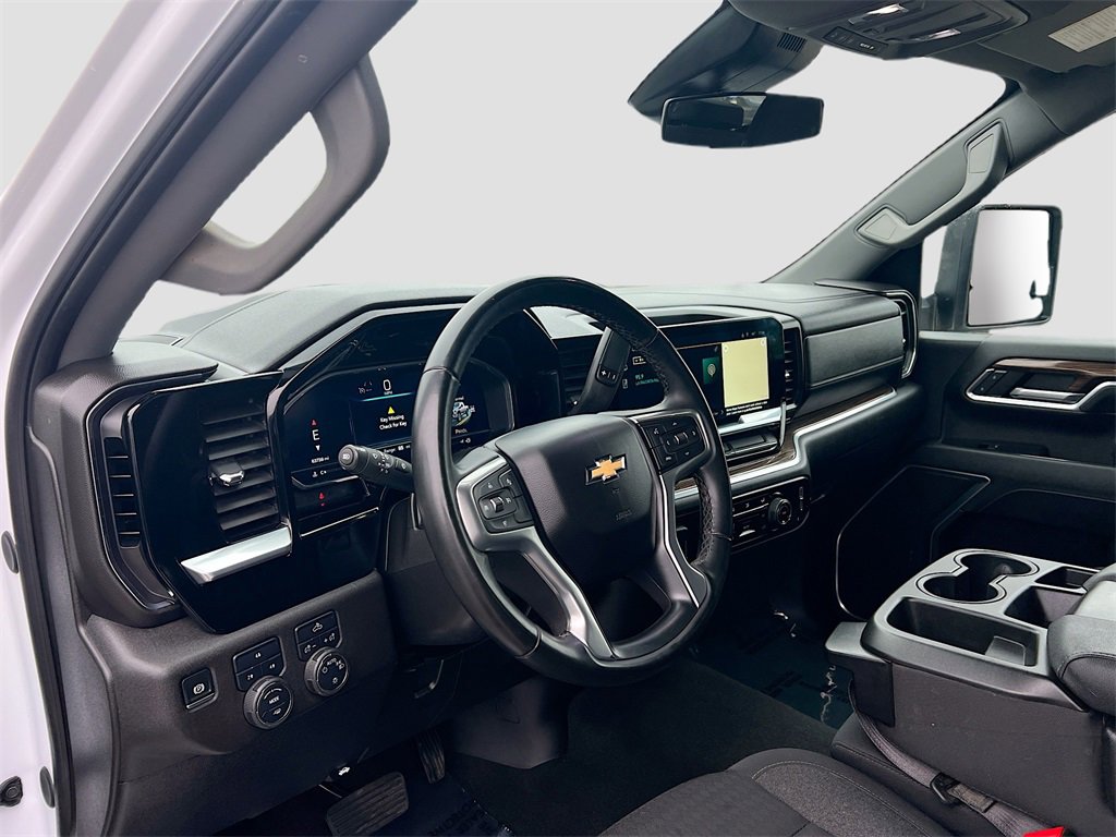 Used 2024 Chevrolet Silverado 2500 LT image 9