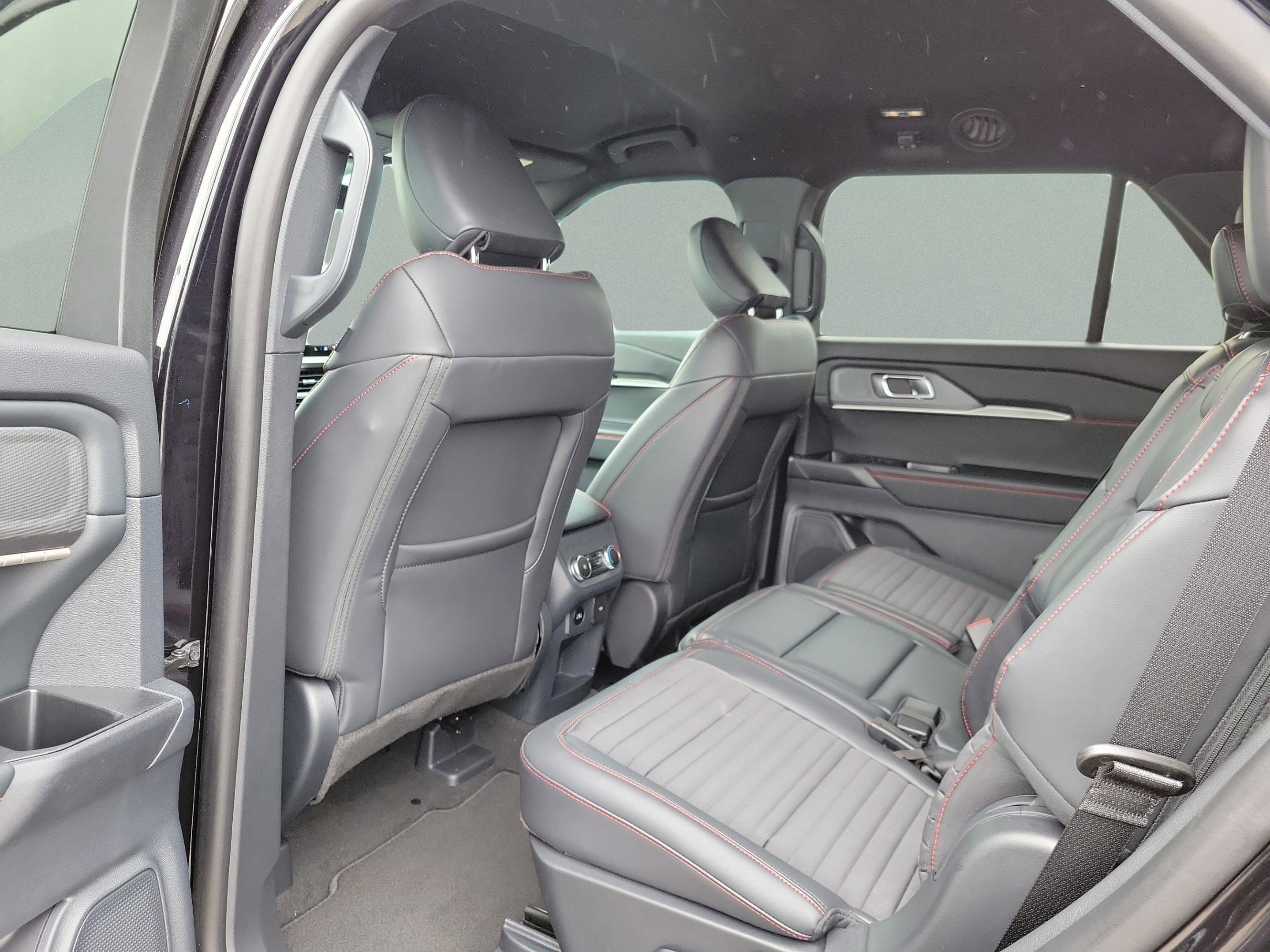 New 2026 Ford Explorer ST-Line image 18