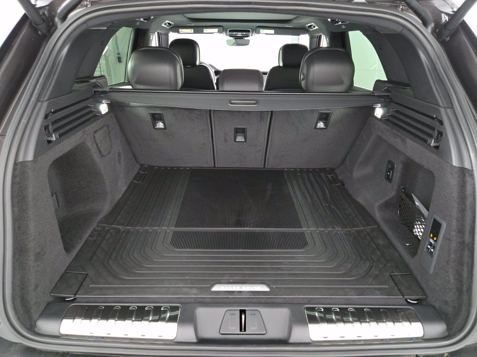New 2027 Land Rover Range Rover Sport Dynamic SE AWD/4WD image 15