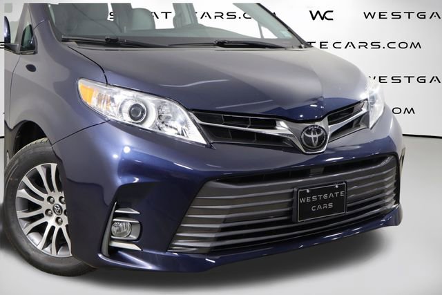 Used 2020 Toyota Sienna XLE w/ XLE Navigation Package image 46