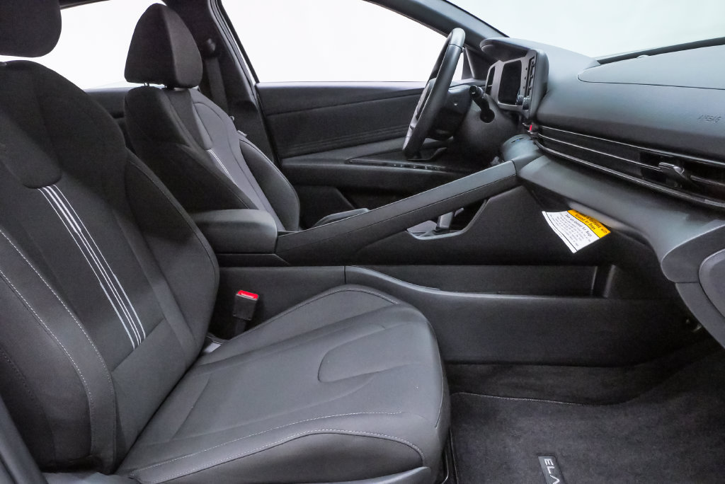 Certified 2026 Hyundai Elantra Sport FWD image 13