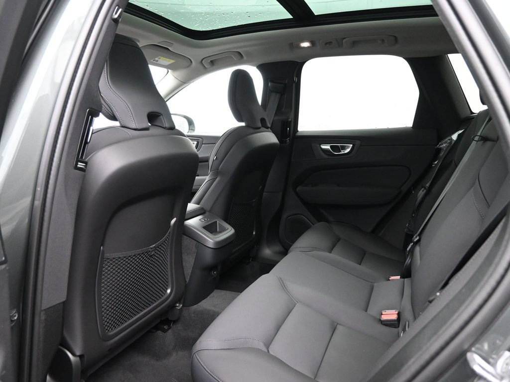 New 2026 Volvo XC60 B5 Core w/ Protection Package Premier AWD/4WD image 19