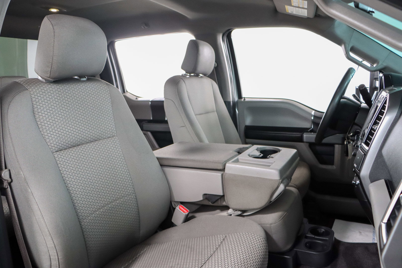 Used 2015 Ford F150 XLT image 26