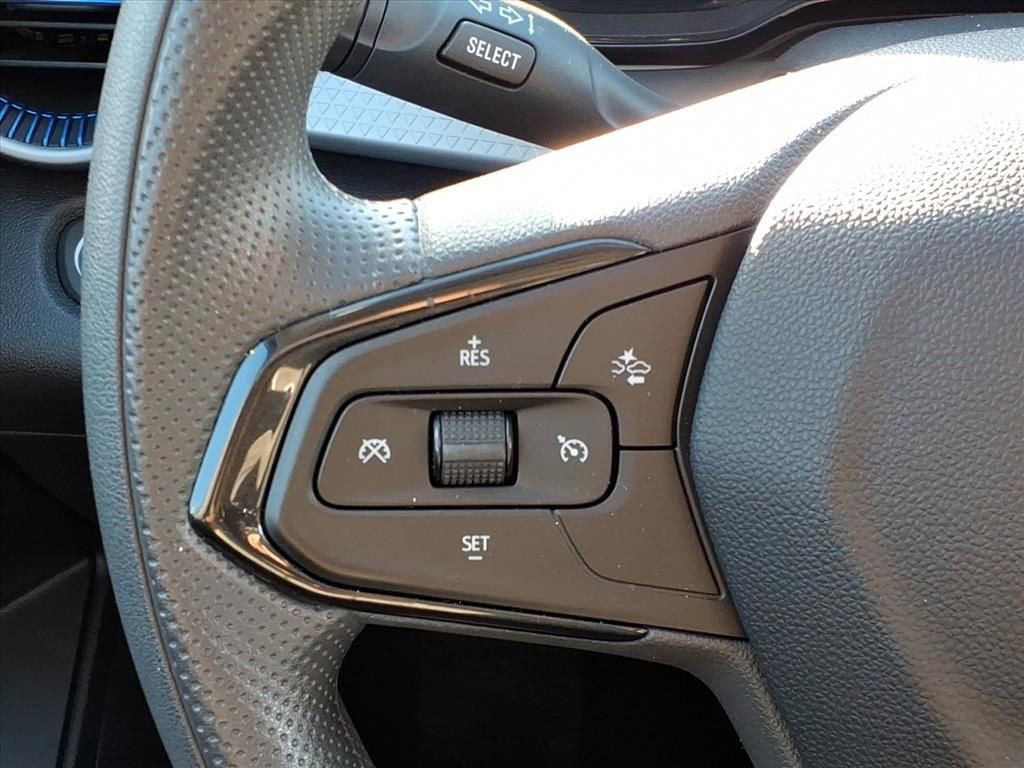 Used 2025 Chevrolet Trax LS w/ Driver Confidence Package FWD image 12