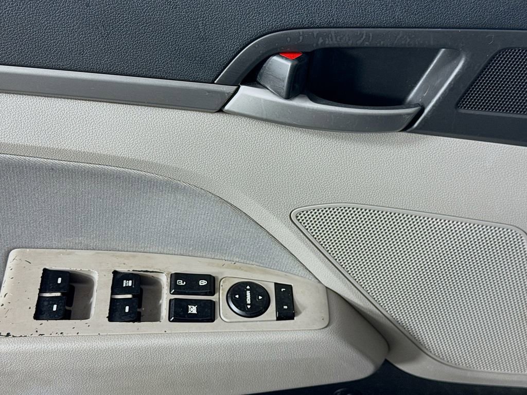 Used 2017 Hyundai Elantra SE FWD image 20