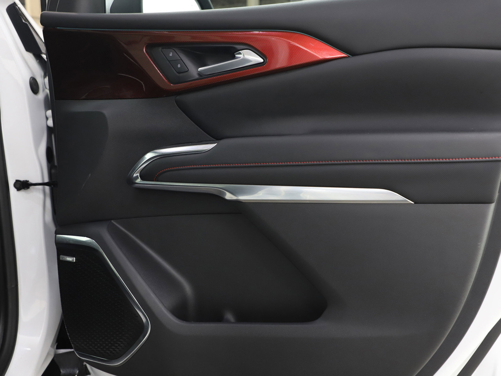 Used 2024 Chevrolet Traverse RS image 9