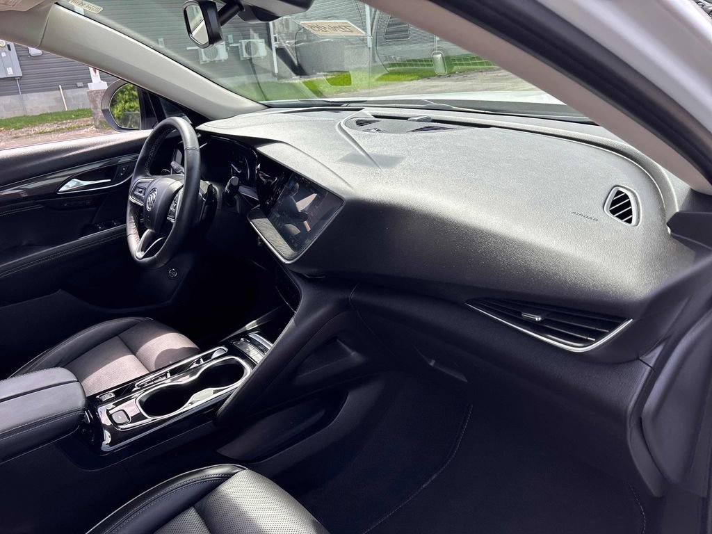 Used 2021 Buick Envision Essence w/ Sport Touring Package FWD image 31