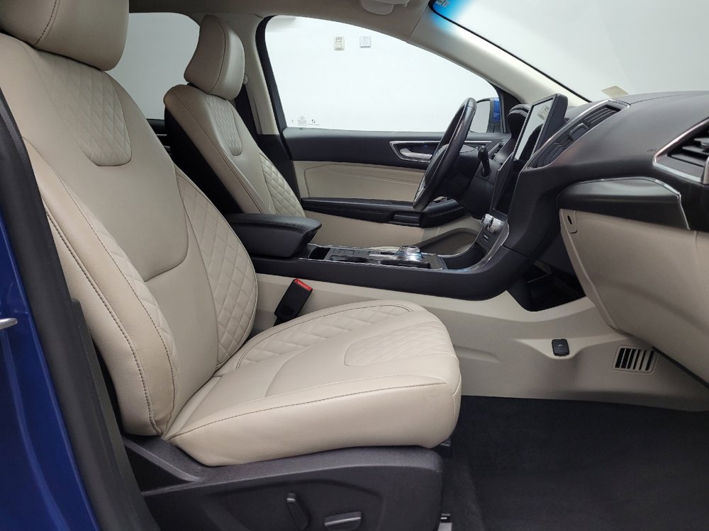 Used 2023 Ford Edge Titanium image 21