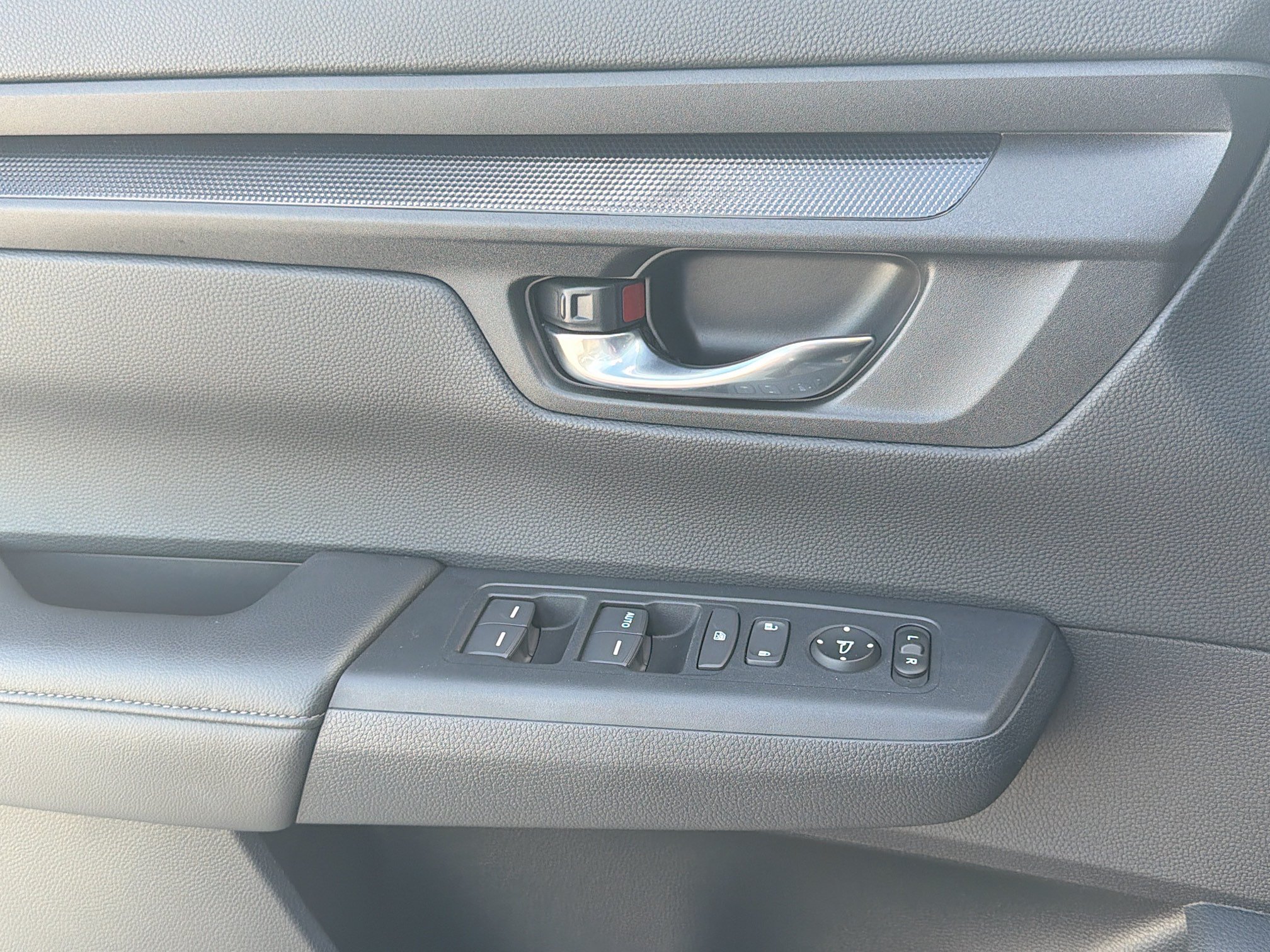 Certified 2025 Honda CR-V LX image 27