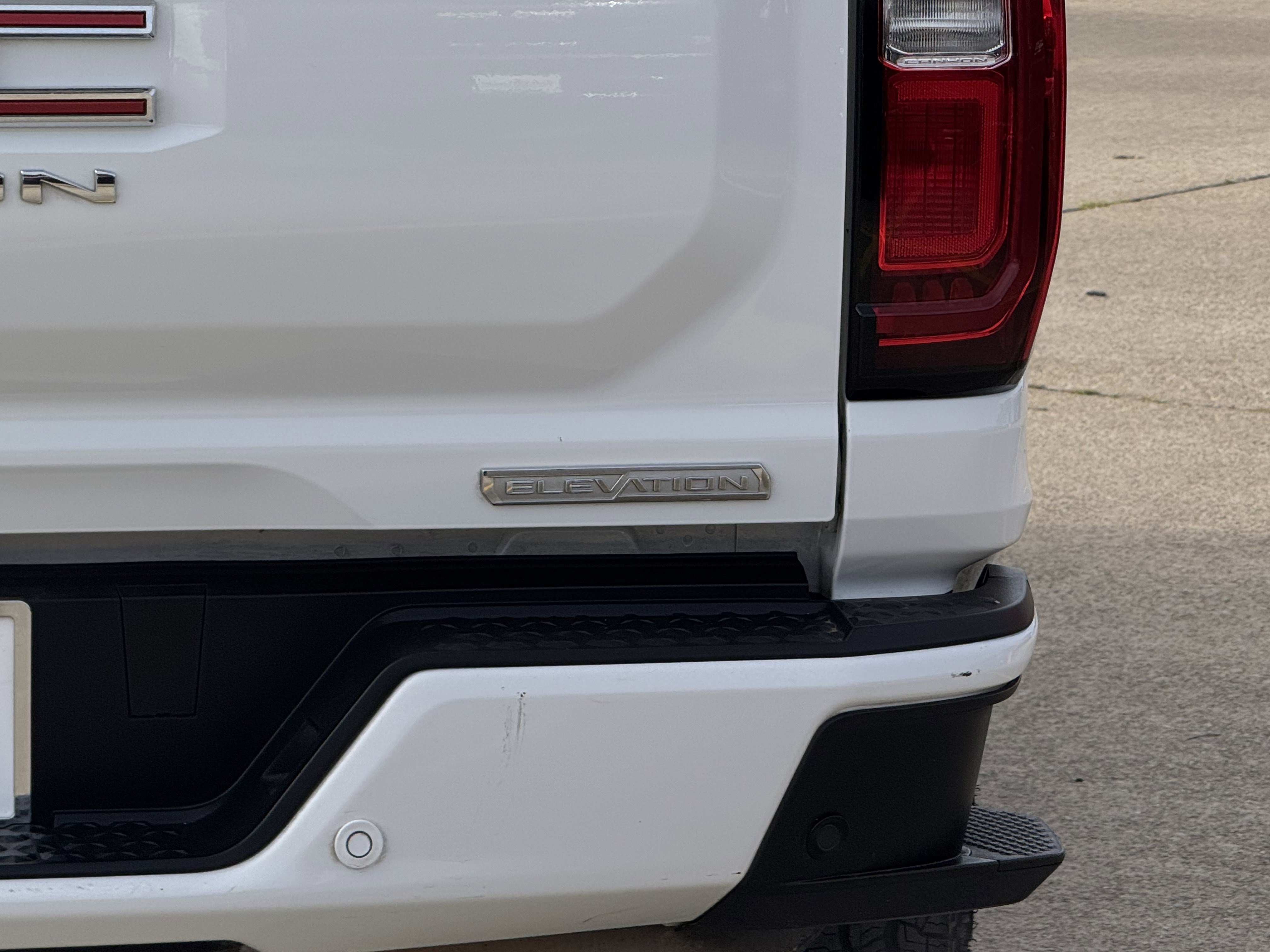 Used 2024 GMC Canyon Elevation w/ Elevation Premium Package image 7