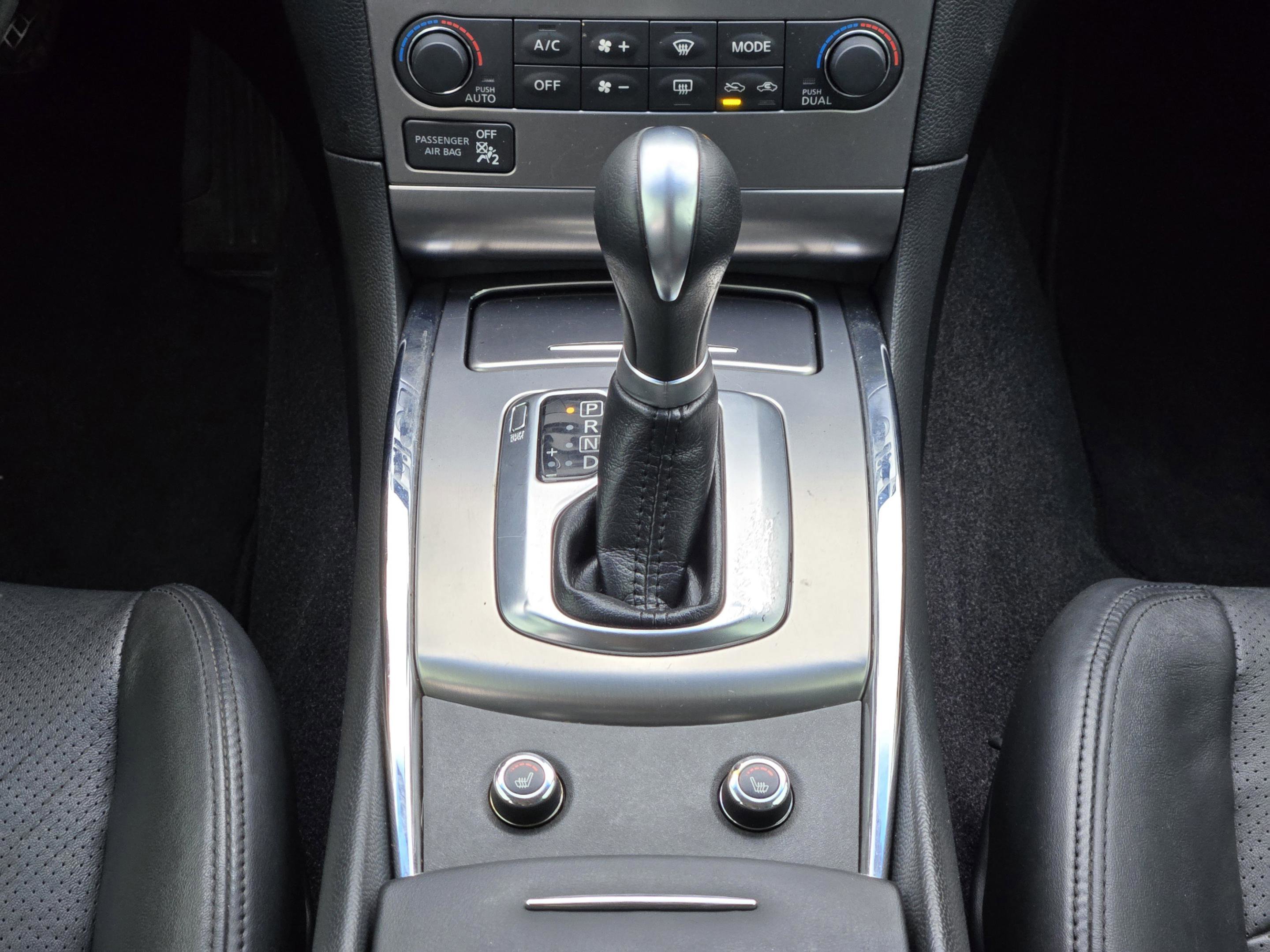 Used 2015 INFINITI Q40 w/ Navigation Package RWD image 16