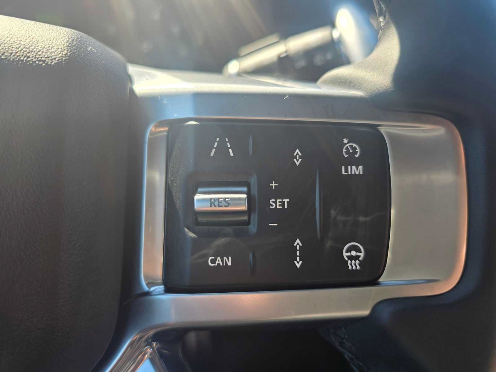 New 2026 Land Rover Discovery Dynamic SE AWD/4WD image 33
