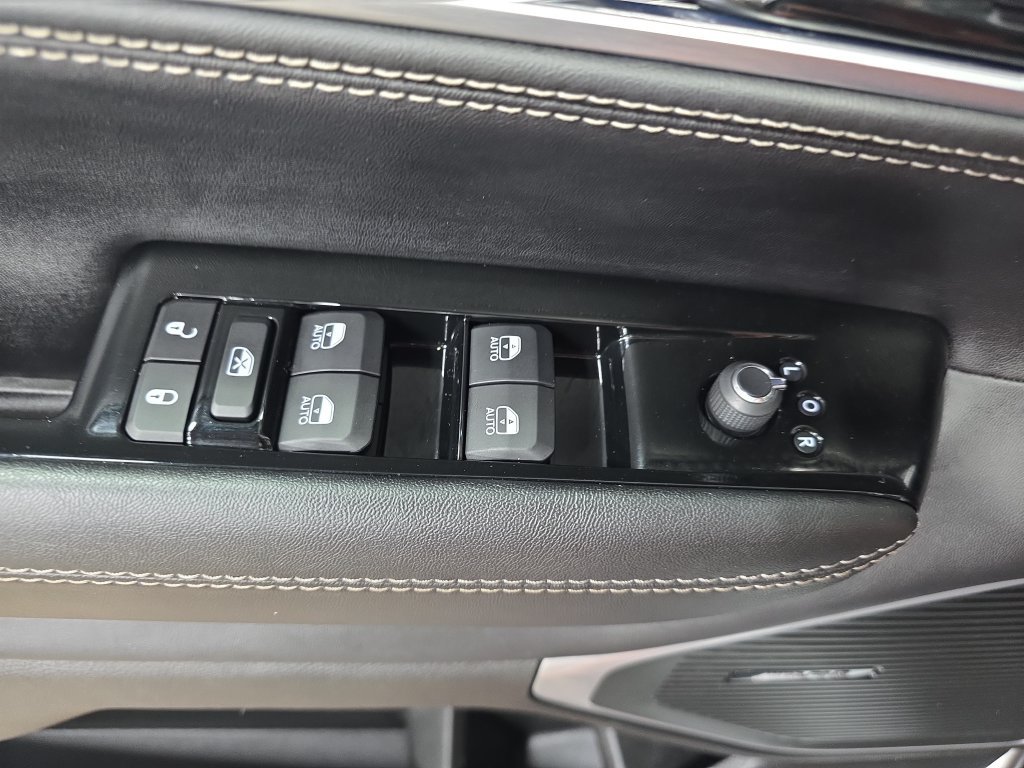 Used 2024 Jeep Wagoneer Series II AWD/4WD image 27