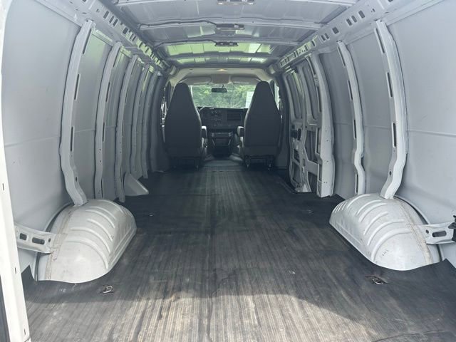 Used 2022 Chevrolet Express 2500 Extended w/ Driver Convenience Package image 9