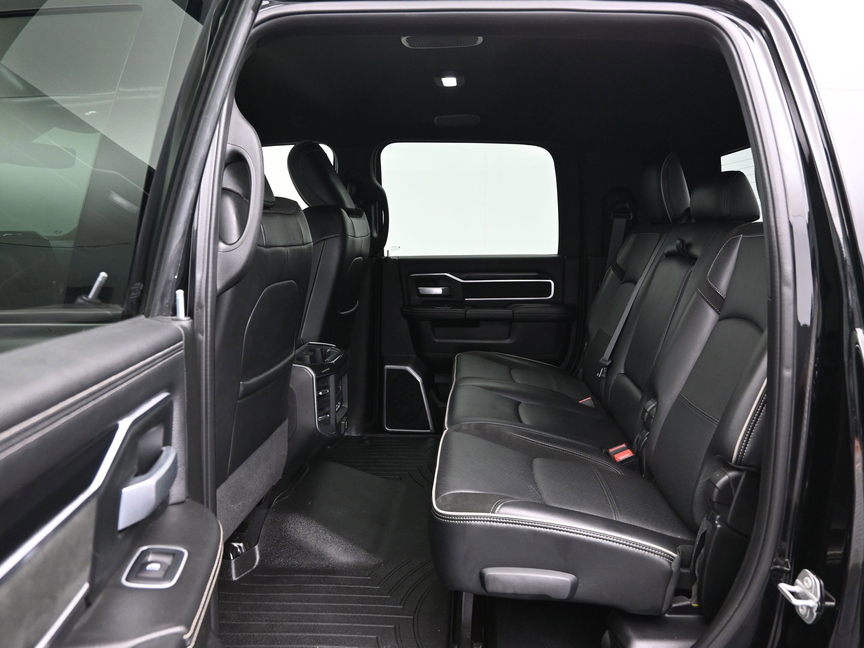 Used 2020 RAM 2500 Laramie w/ Night Edition image 11