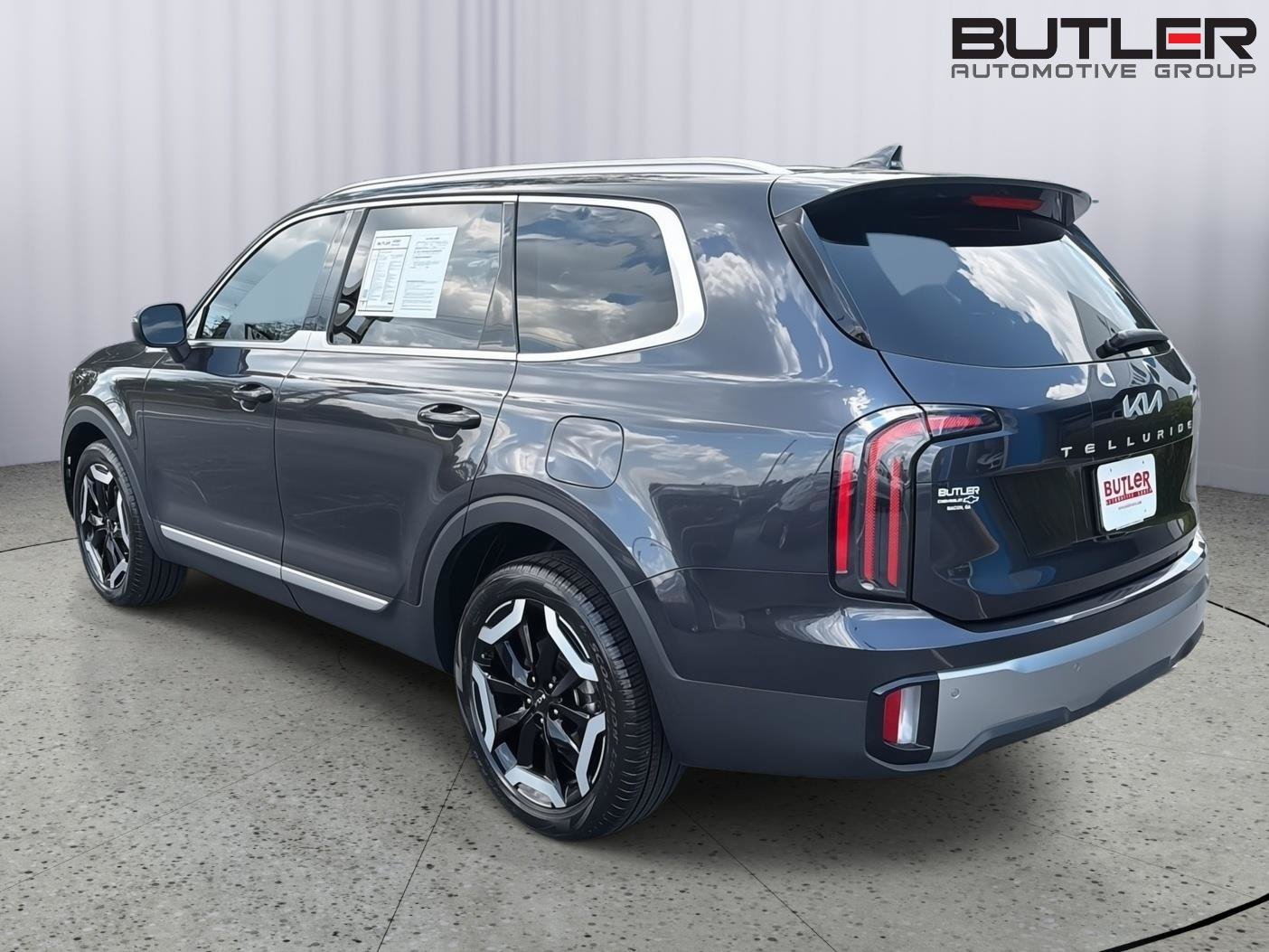 Used 2025 Kia Telluride EX FWD image 4