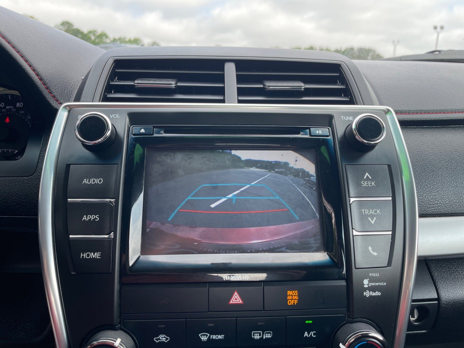 Used 2017 Toyota Camry SE FWD image 6