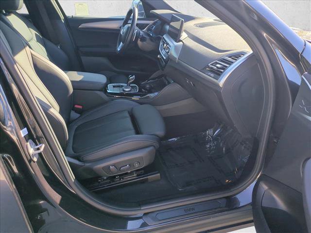 Certified 2025 BMW X4 xDrive30i w/ Premium Package image 22
