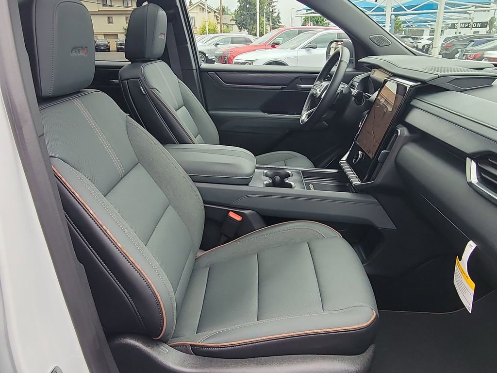 Used 2026 GMC Acadia AT4 w/ Luxury Package image 29