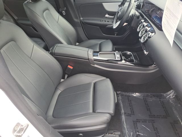 Used 2025 Mercedes-Benz CLA 250 4MATIC image 26