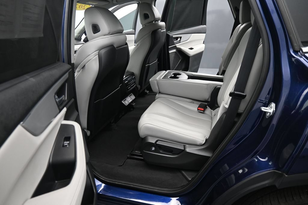 Used 2023 Acura MDX SH-AWD w/ Technology Package image 16
