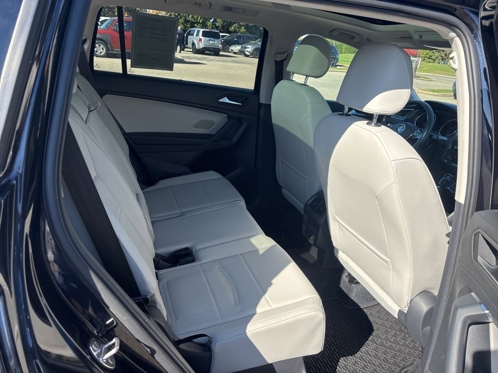 Used 2019 Volkswagen Tiguan SE w/ Panoramic Sunroof Package image 23