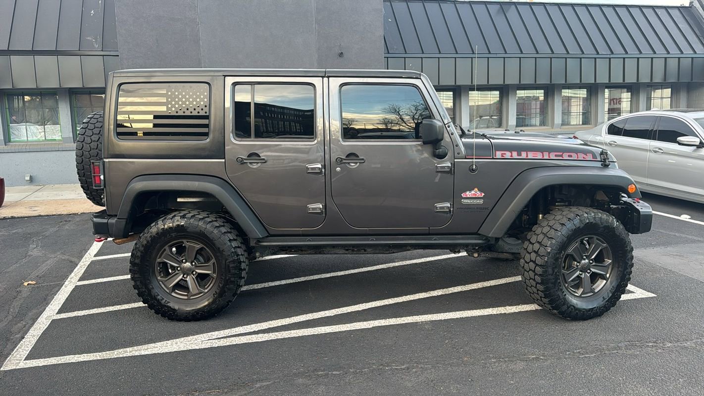 Used 2018 Jeep Wrangler Unlimited Rubicon image 2